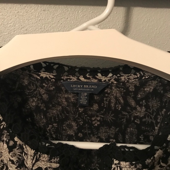 Lucky Brand Sleeveless Embroidered Flowery Top - Picture 3 of 4